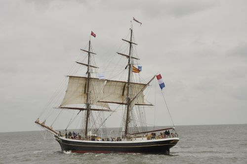 watercraft sail ship