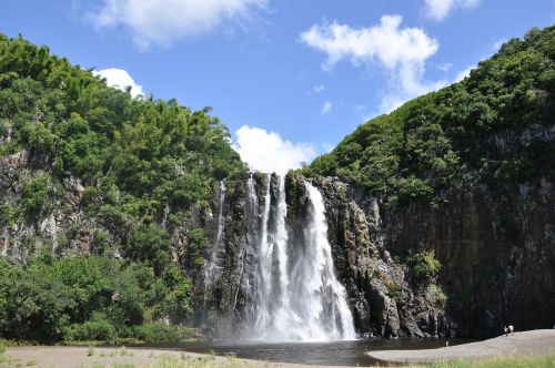 waterfall cascade chute