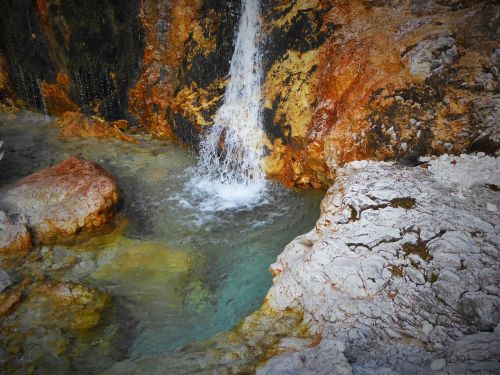 waterfall gumpe colorful stone