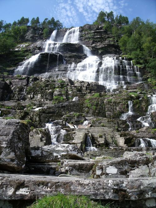 waterfall boulders moss