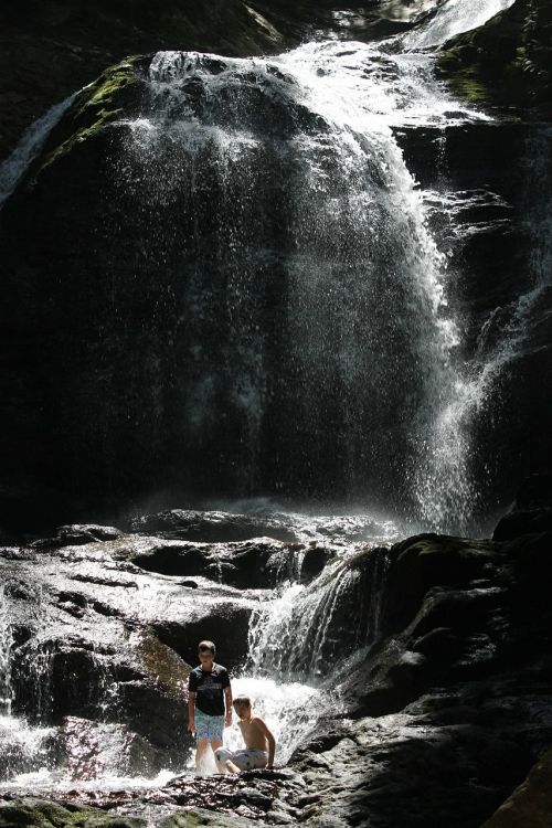 waterfall stowe rocks