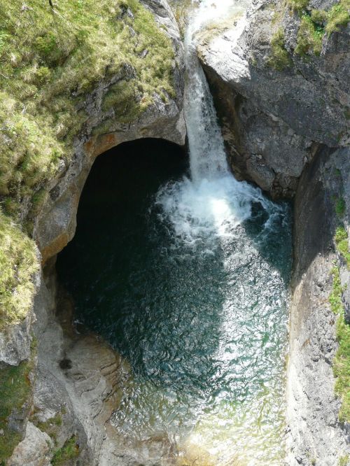 waterfall water wet