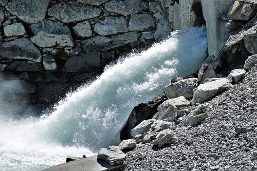 waters flow waterfall