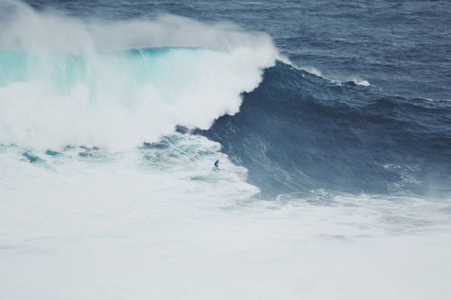 wave surfer ocean