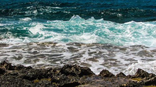 wave smashing sea