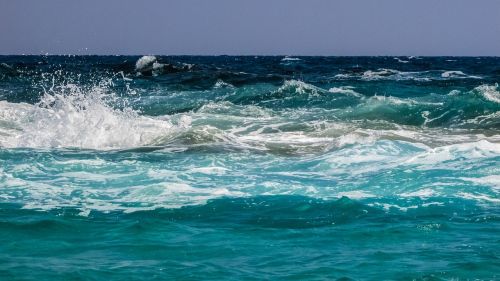 wave smashing sea