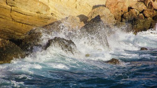 wave smashing sea