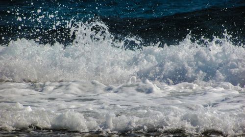 wave smashing sea