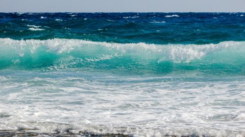 wave smashing sea