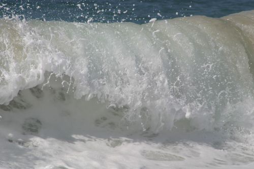 wave breaking water