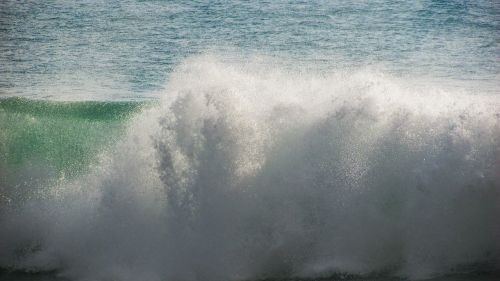 wave smashing sea