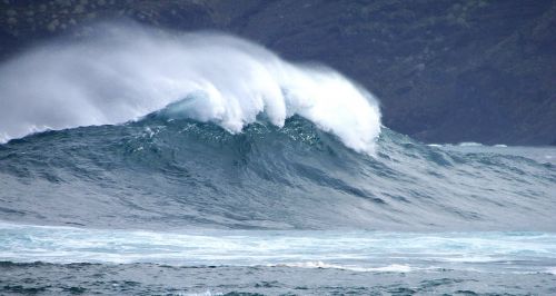 wave violent water