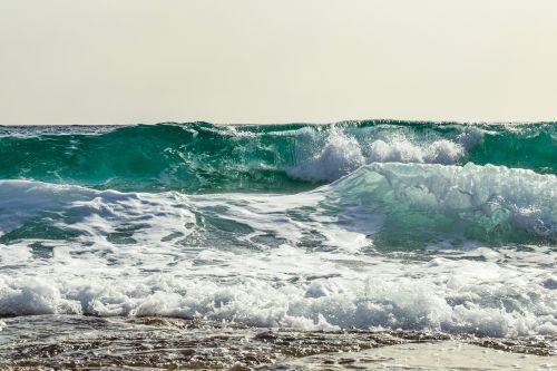 wave smashing sea