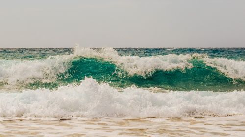 wave smashing sea