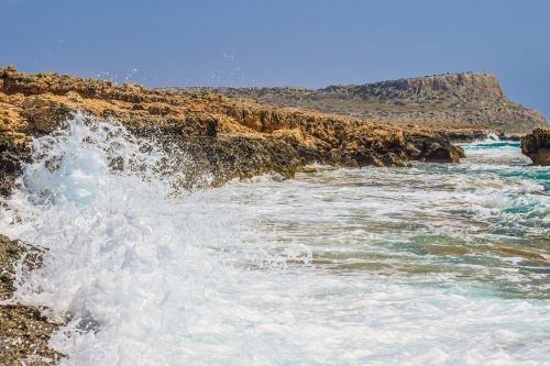 wave smashing sea