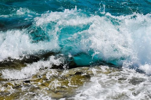 wave crushing water