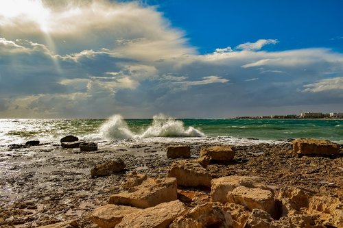 wave  crashing  water