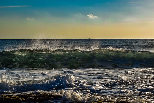 wave  crashing  beach