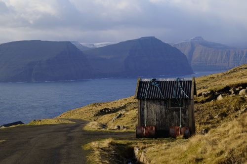 weatherproof windproof hut