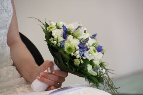 wedding breach bouquet