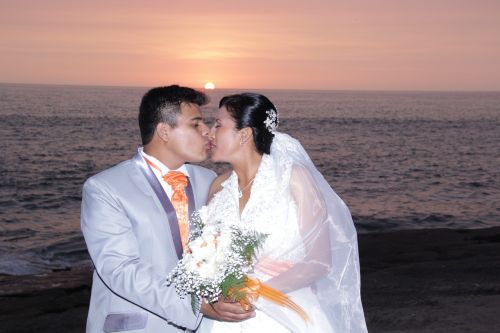 wedding happy sea