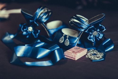 wedding jewellery preparation