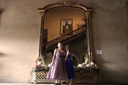 wedding mirror girls