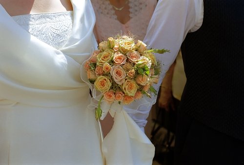 wedding  bride  bouquet