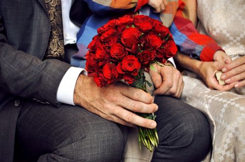 wedding bouquet red