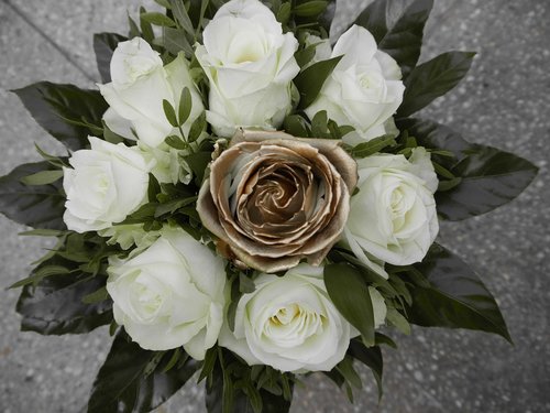 wedding bouquet  golden weddings  50 years