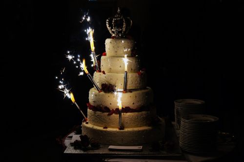 wedding cake lights love