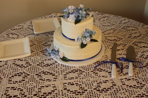 wedding cake frosting baked