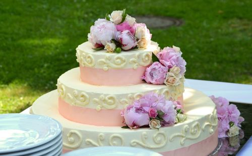 wedding cake cream pie wedding