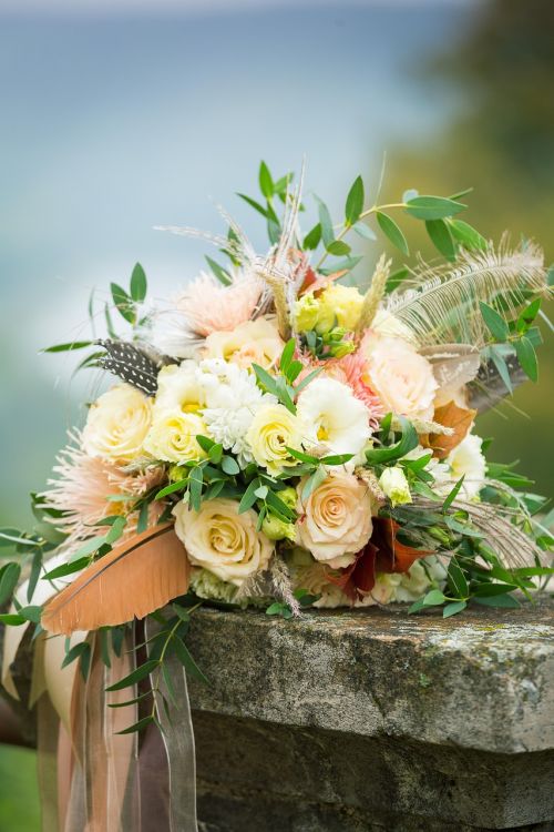 wedding flowers romantic bouquet