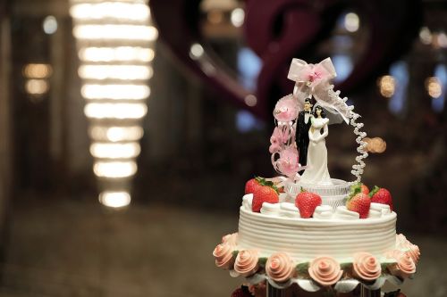 wedding gifts cake wedding cake