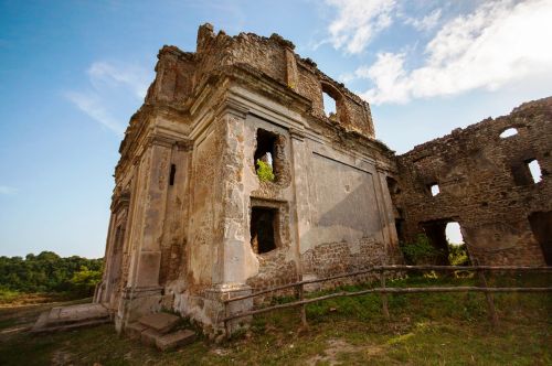 weekend ruins italy