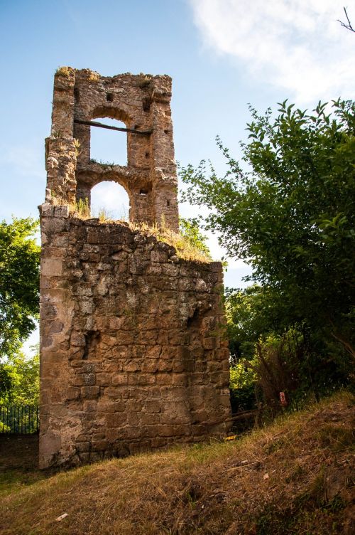 weekend ruins italy