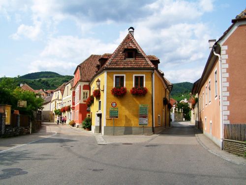 weissen kirchen austria small-town architecture