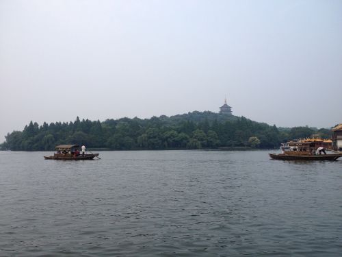 west lake boat pagoda