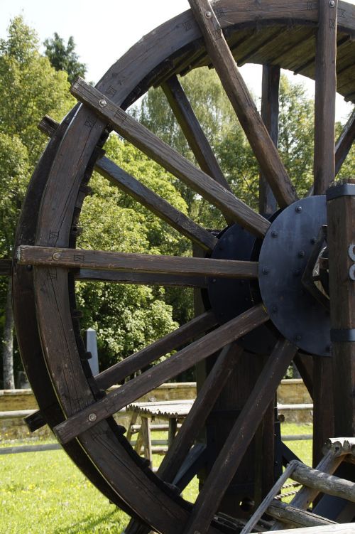 wheel wooden wheel ancient drive