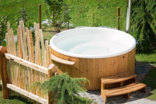 whirlpool hot tub garden