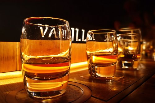 whiskey  jameson  glass