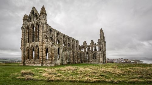 whitby abbey dracula bram stoker