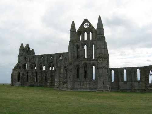 whitby abbey monastery ruin