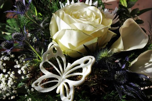 white rose bouquet deco butterfly