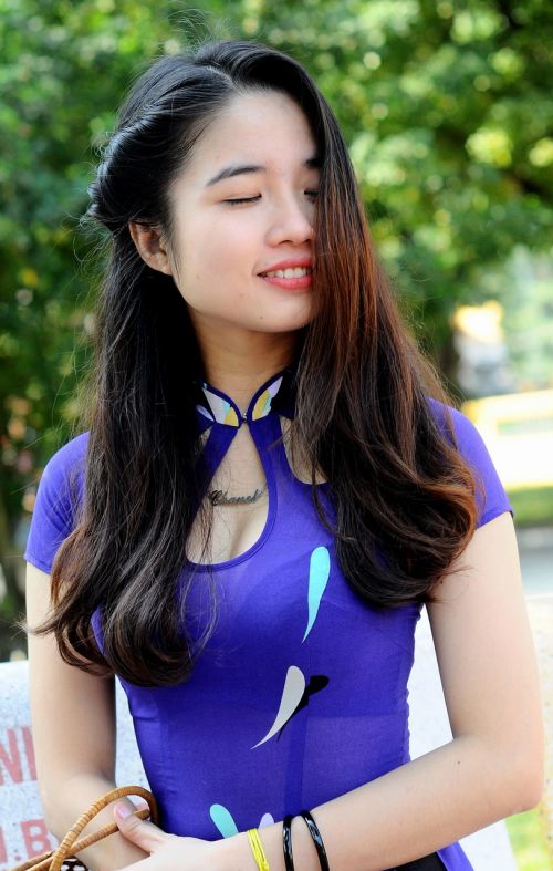 white shirt vietnam girl