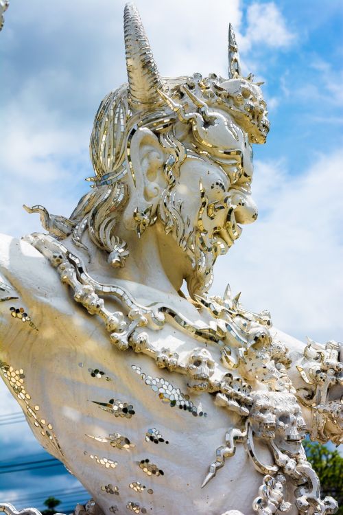 white temple chiang rai thailand