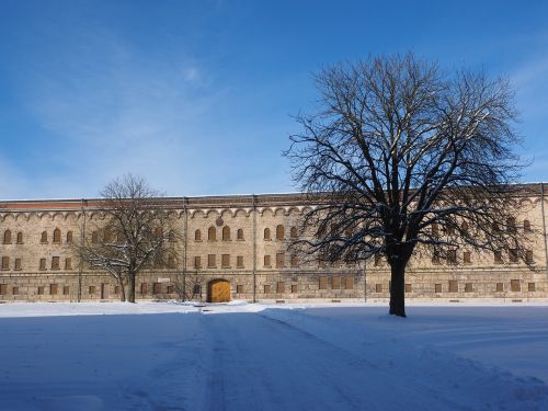 wilhelmsburg castle courtyard