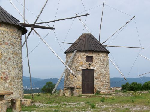 windmill portugal wings