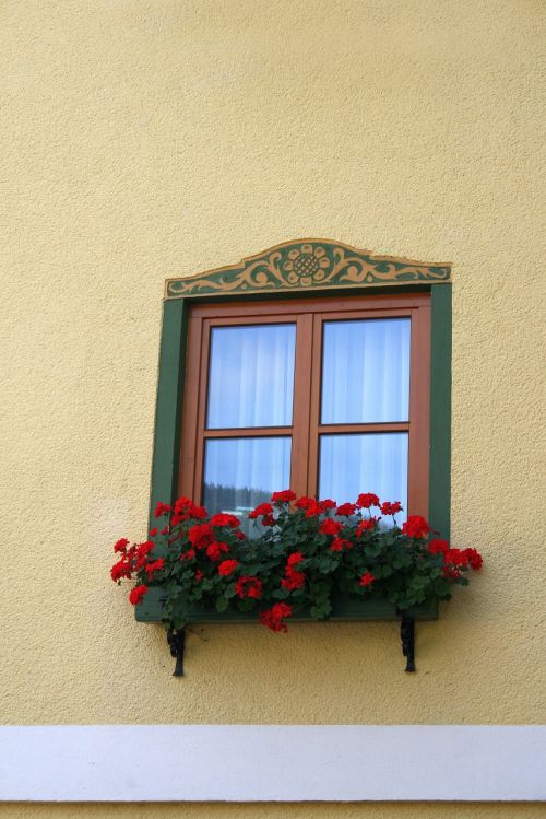 window cornice house